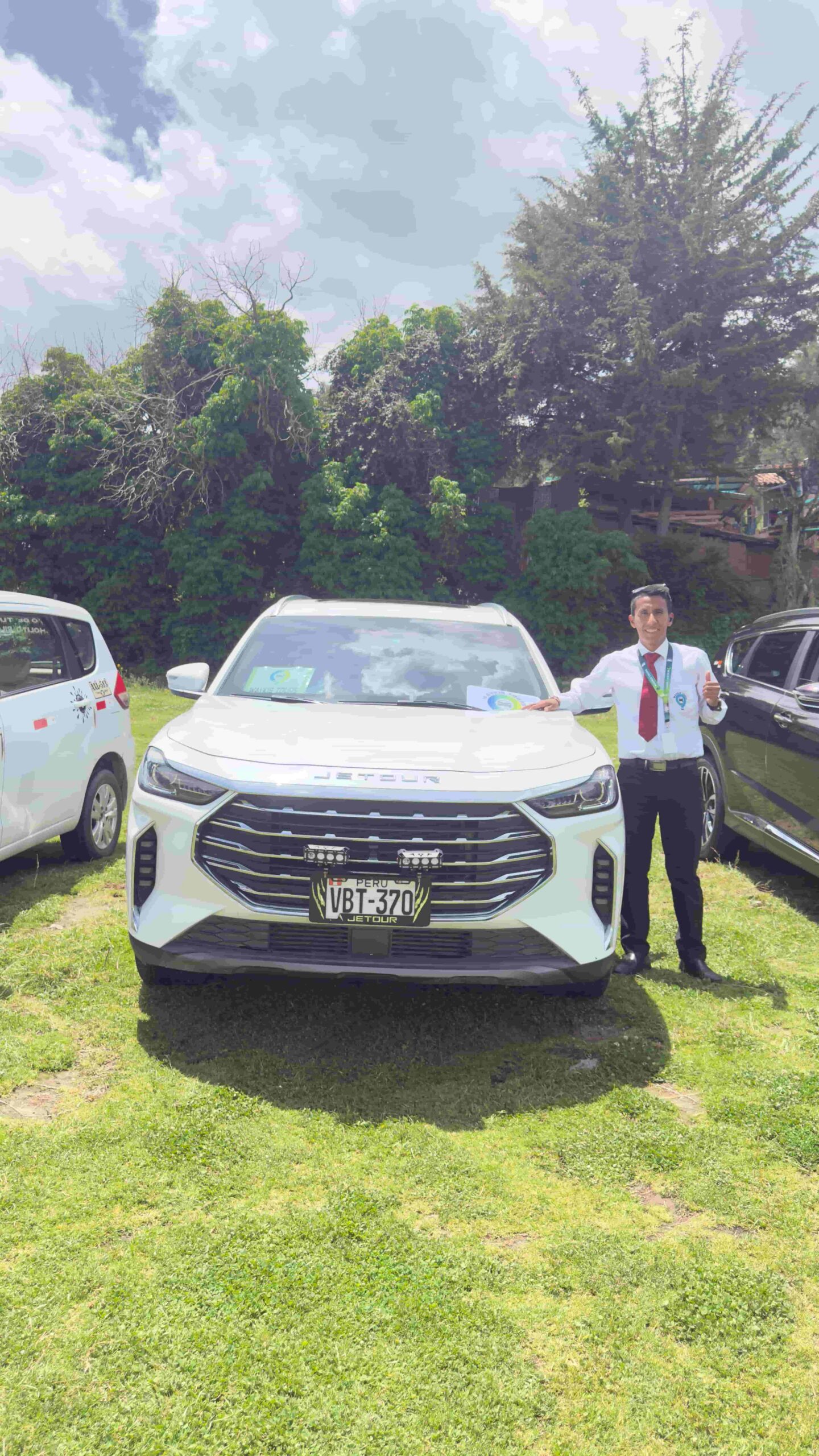 Conductora con SUV Jetour Taxi Cusco D'MARC